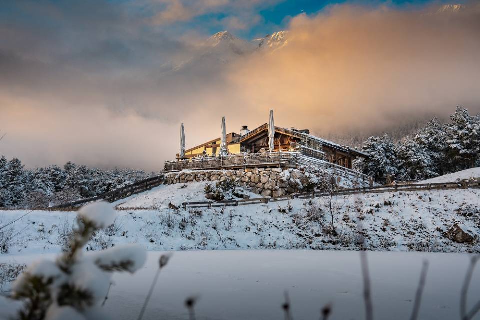 The Stöttlalm: Stop for a bite to eat along the golf trail - Alpenresort Schwarz